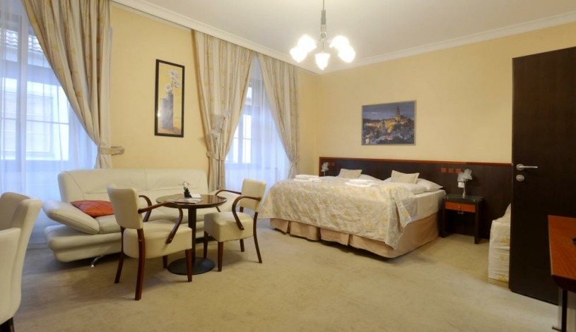 HOTEL GRAND **** Český Krumlov - třílůžkový pokoj - STANDARD